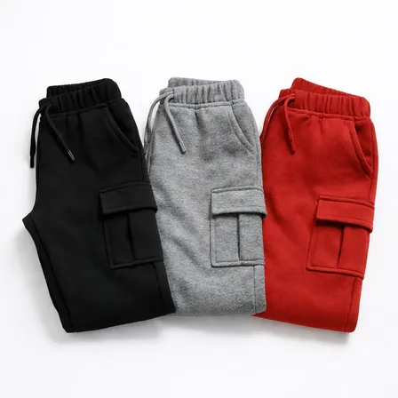 Kit com 3 calças cargo de moletom para menino
