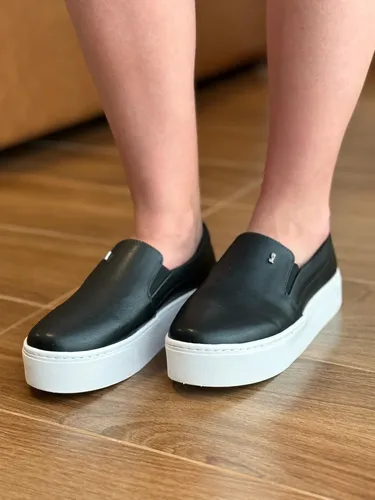 Slip On Santa Lolla Flatform Sola Alta Pele Preto